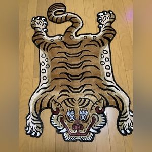 Tibetan mastiff tiger carpet